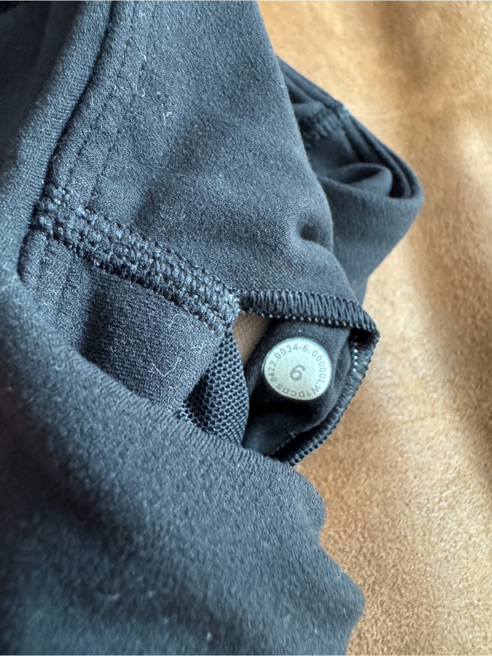 lululemon athletica Black High-Neck Cropped Tank - Picture 3 of 3